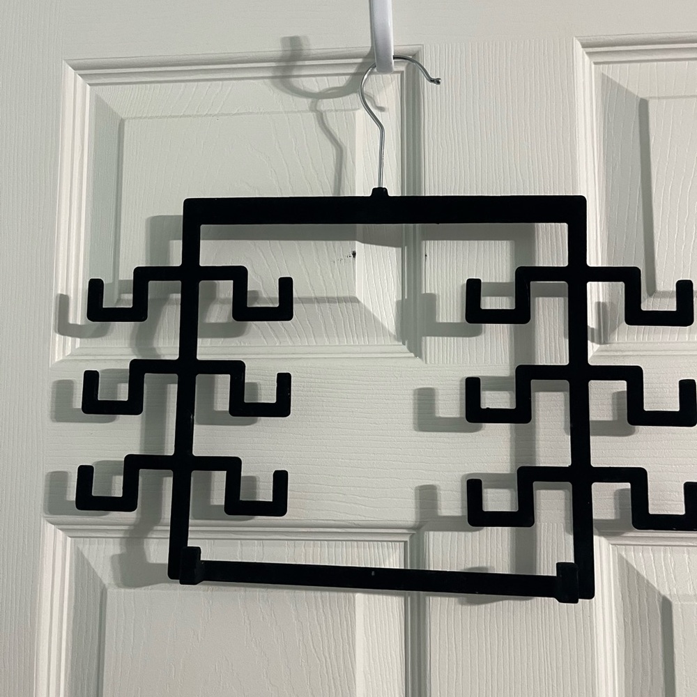 5 felt covered space saving hangers